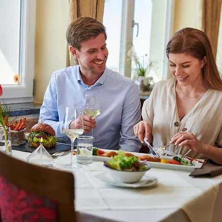 Revita Kocher מלון 4*